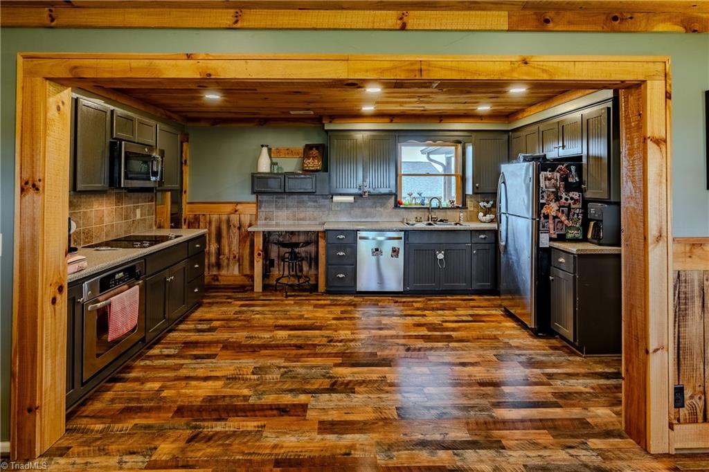1061 Garvey Road Piney Creek, NC 28663 - Photo 8 of 48