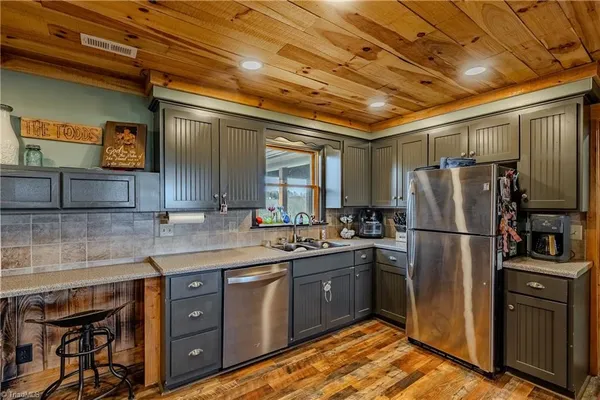 $499,000 | 1061 Garvey Road, Piney Creek, NC 28663