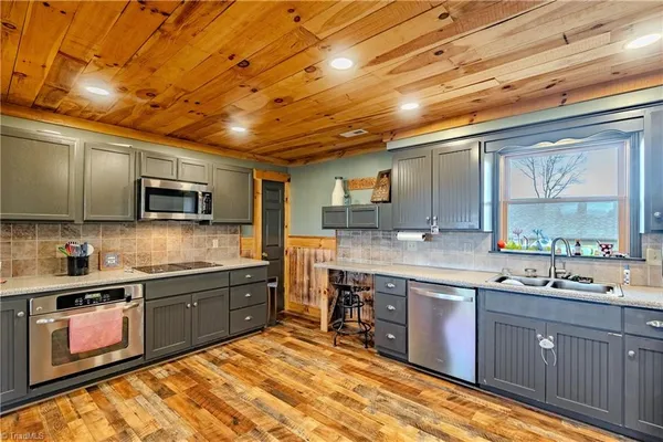 $499,000 | 1061 Garvey Road, Piney Creek, NC 28663