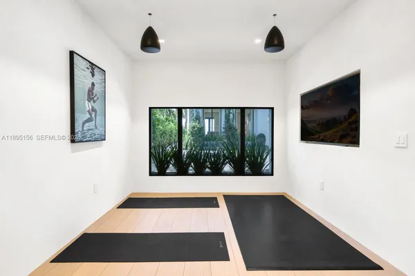 $29,500,000 | 5300 North Bay Road, Miami Beach, FL 33140