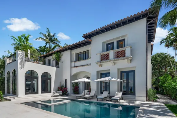 $29,500,000 | 5300 North Bay Road, Miami Beach, FL 33140