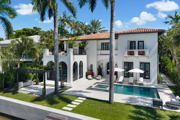 $29,500,000 | 5300 North Bay Road, Miami Beach, FL 33140