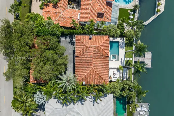 $29,500,000 | 5300 North Bay Road, Miami Beach, FL 33140
