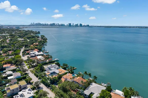 $29,500,000 | 5300 North Bay Road, Miami Beach, FL 33140