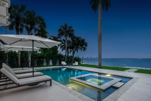 $29,500,000 | 5300 North Bay Road, Miami Beach, FL 33140