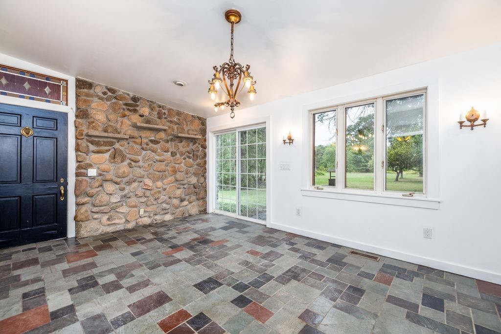 1616 Lake Road Webster, NY 14580 - Photo 10 of 38