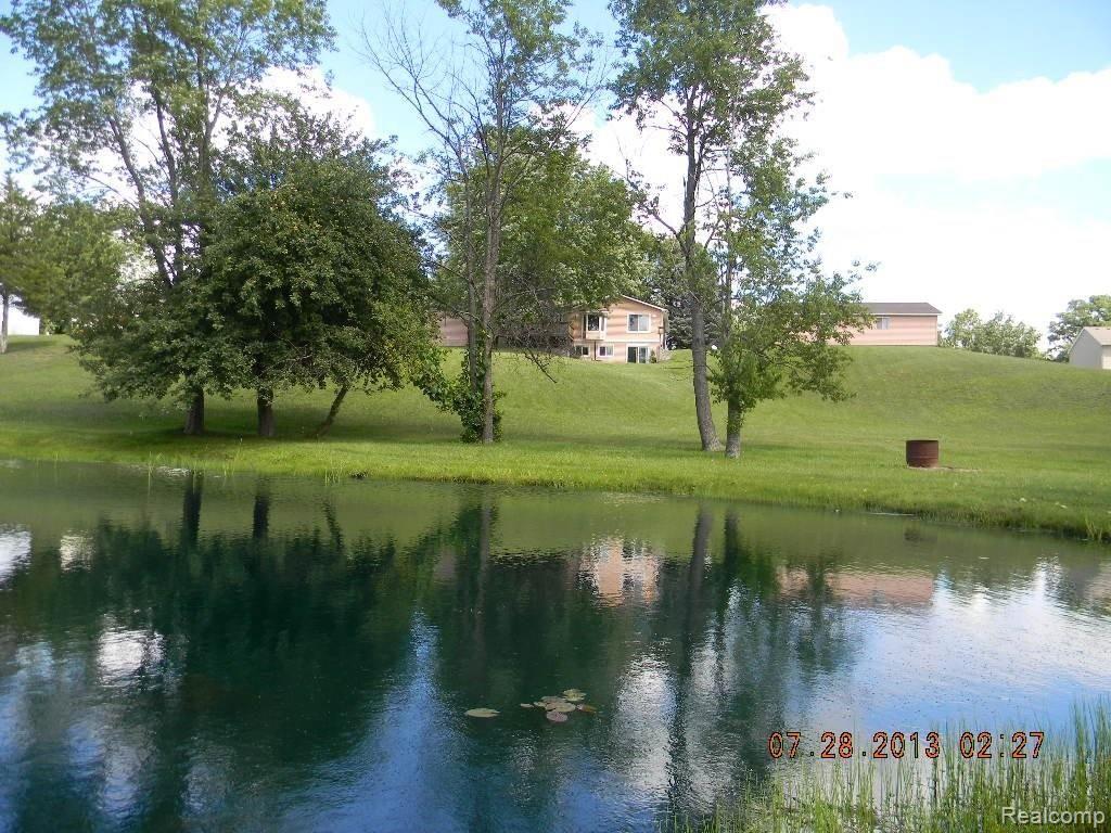 8052 Pinckney Road Pinckney, MI 48169 - Photo 33 of 36 DSCN9445.JPG