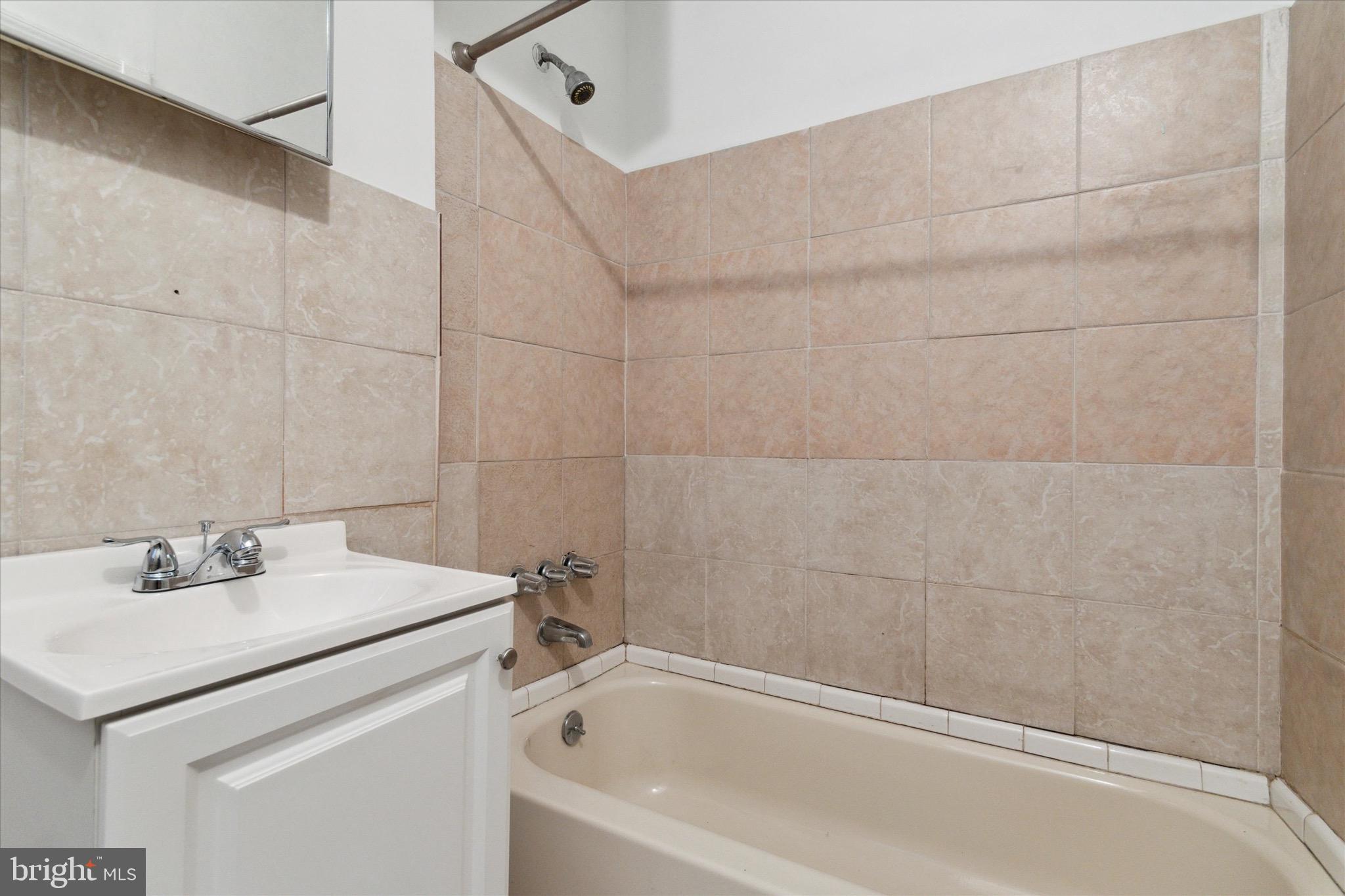 5841 North 12th Street, Unit 2 Philadelphia, PA 19141 - Photo 5 of 16