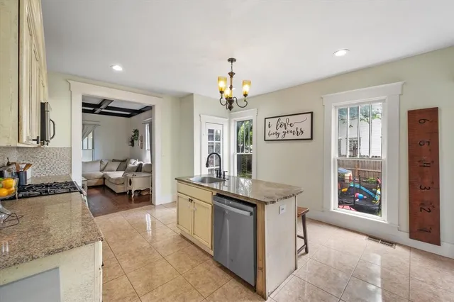 $325,000 | 100 Corsicana Street, Hillsboro, TX 76645