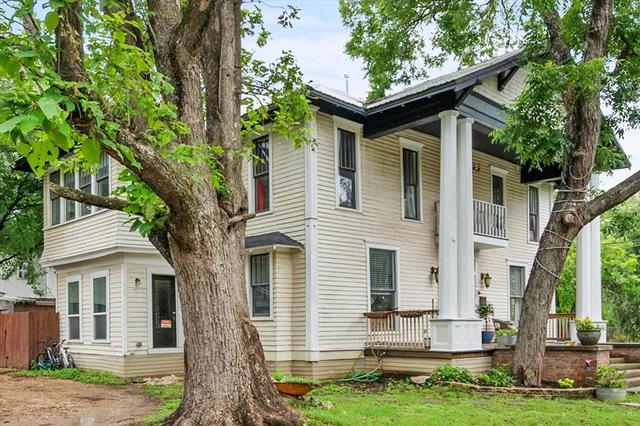 $325,000 | 100 Corsicana Street, Hillsboro, TX 76645