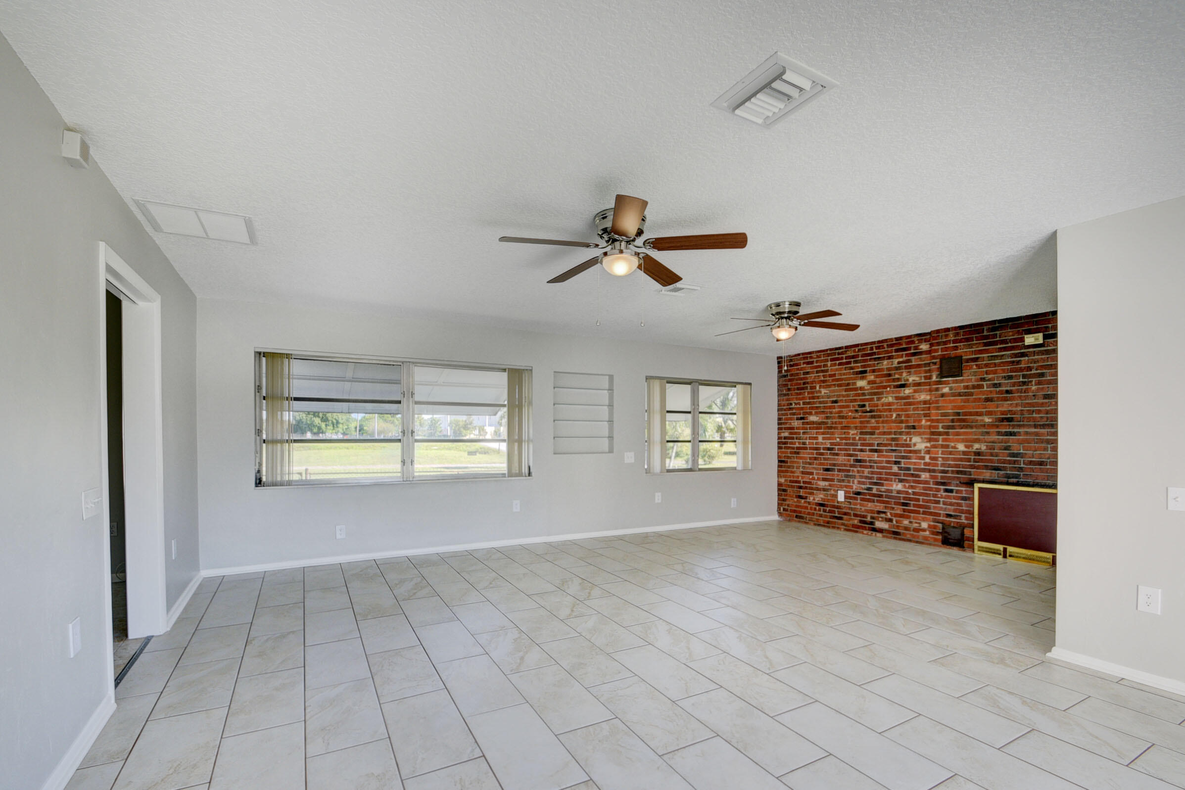 6698 Belvedere Road West Palm Beach, FL 33413 - Photo 23 of 57 21_house (21)