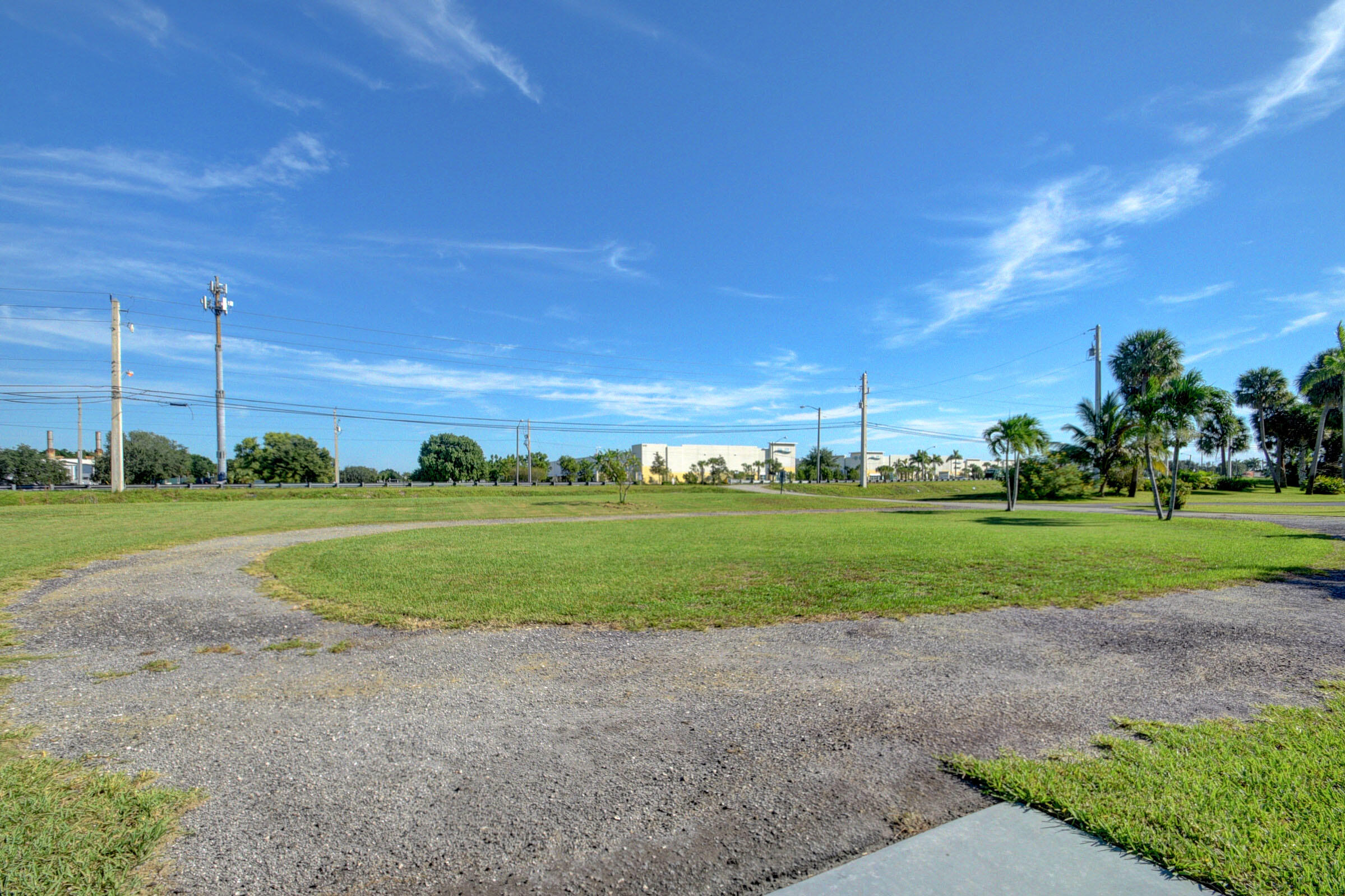 6698 Belvedere Road West Palm Beach, FL 33413 - Photo 4 of 57 04_house (4)
