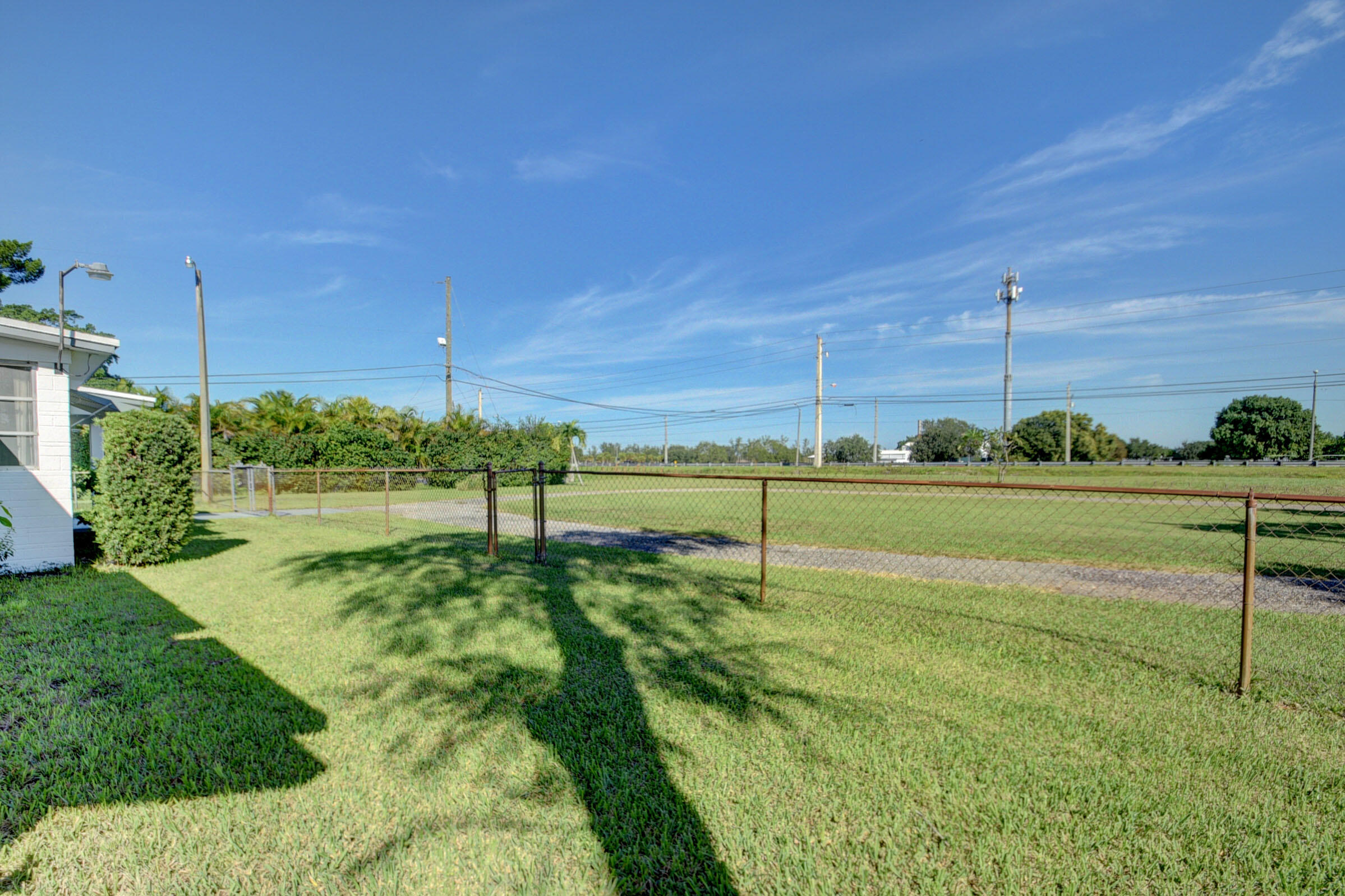 6698 Belvedere Road West Palm Beach, FL 33413 - Photo 5 of 57 05_house (5)