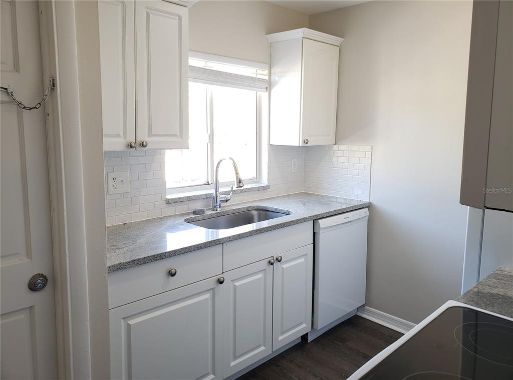 3206 West Azeele Street, Unit 219 Tampa, FL 33609 - Photo 7 of 21