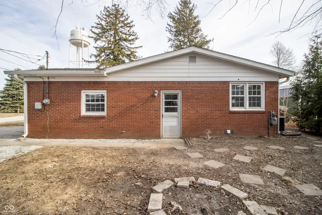 $159,900 | 115 East McAllister Road, Windfall, IN 46076