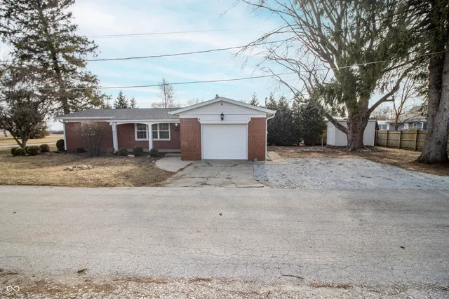 $159,900 | 115 East McAllister Road, Windfall, IN 46076