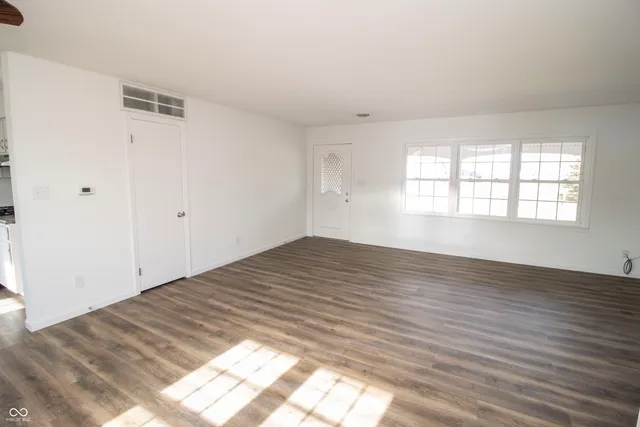 $159,900 | 115 East McAllister Road, Windfall, IN 46076