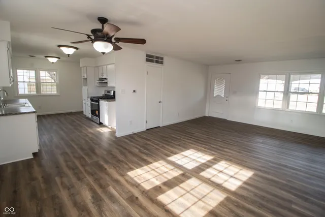 $159,900 | 115 East McAllister Road, Windfall, IN 46076