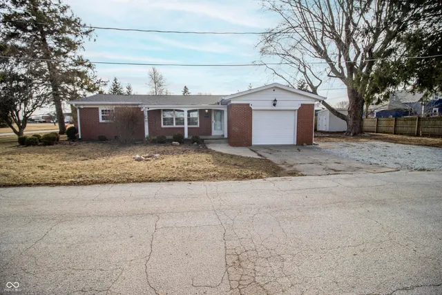 $159,900 | 115 East McAllister Road, Windfall, IN 46076