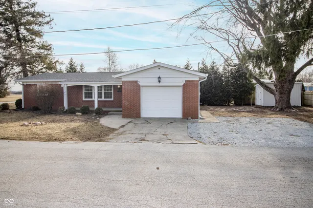 $159,900 | 115 East McAllister Road, Windfall, IN 46076