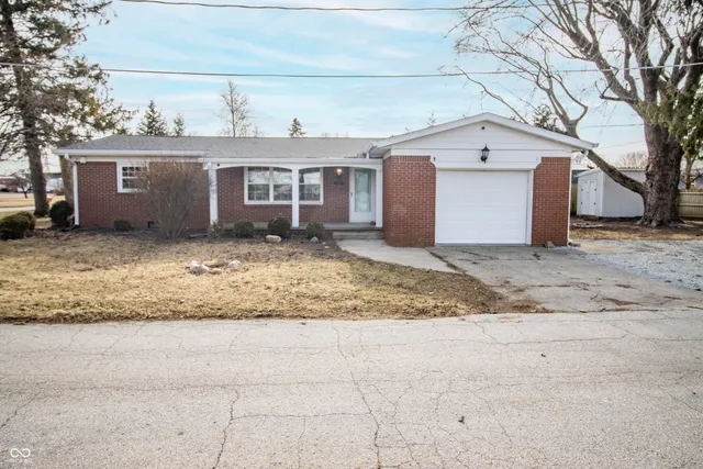 $159,900 | 115 East McAllister Road, Windfall, IN 46076