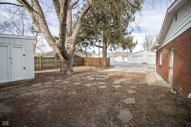 $159,900 | 115 East McAllister Road, Windfall, IN 46076