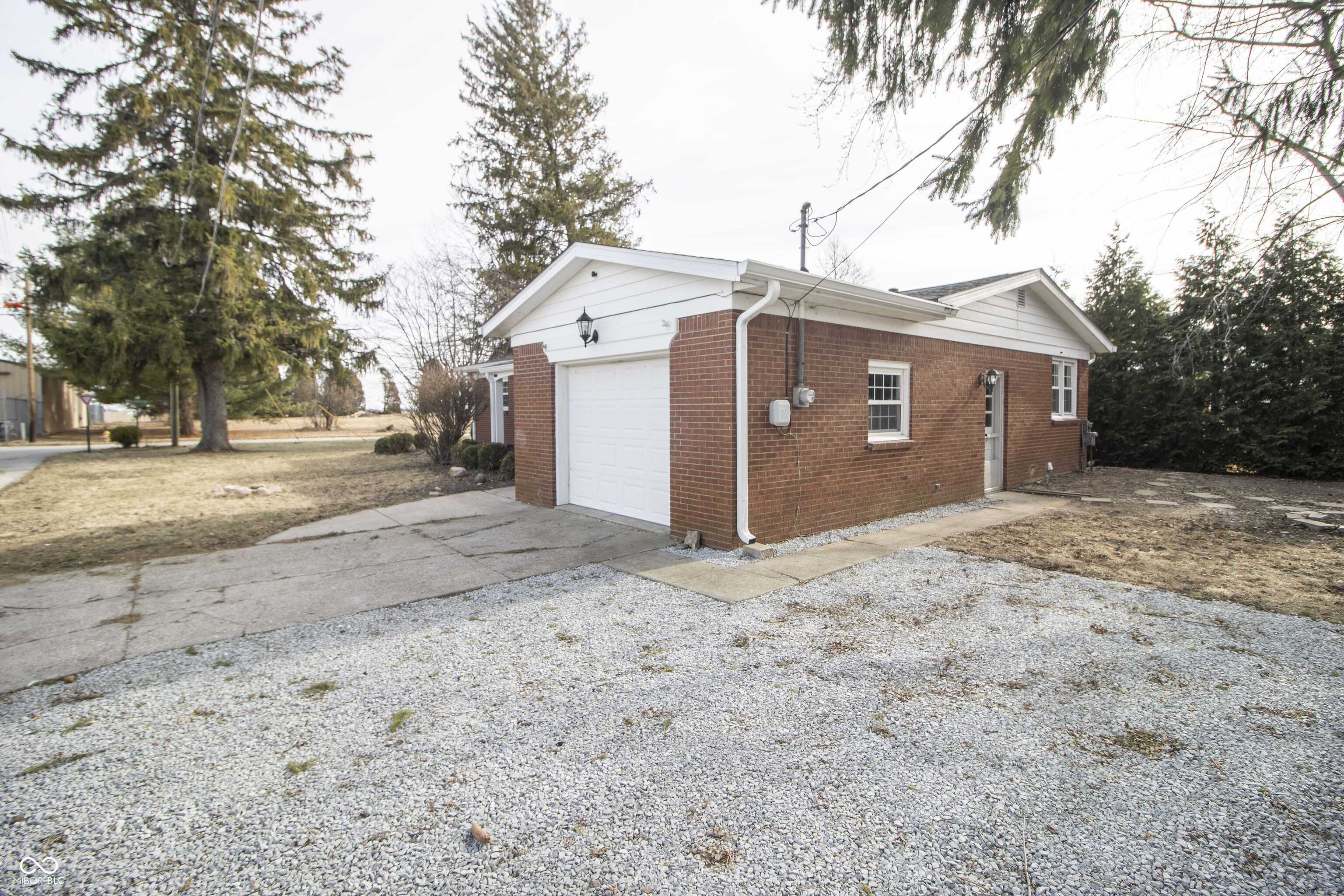 115 East McAllister Road Windfall, IN 46076 - Photo 10 of 36