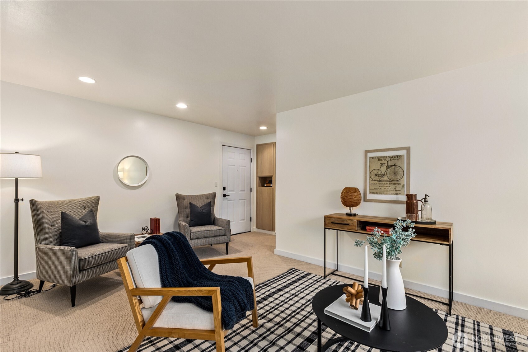 2111 East John Street, Unit 202 Seattle, WA 98112 - Photo 3 of 13