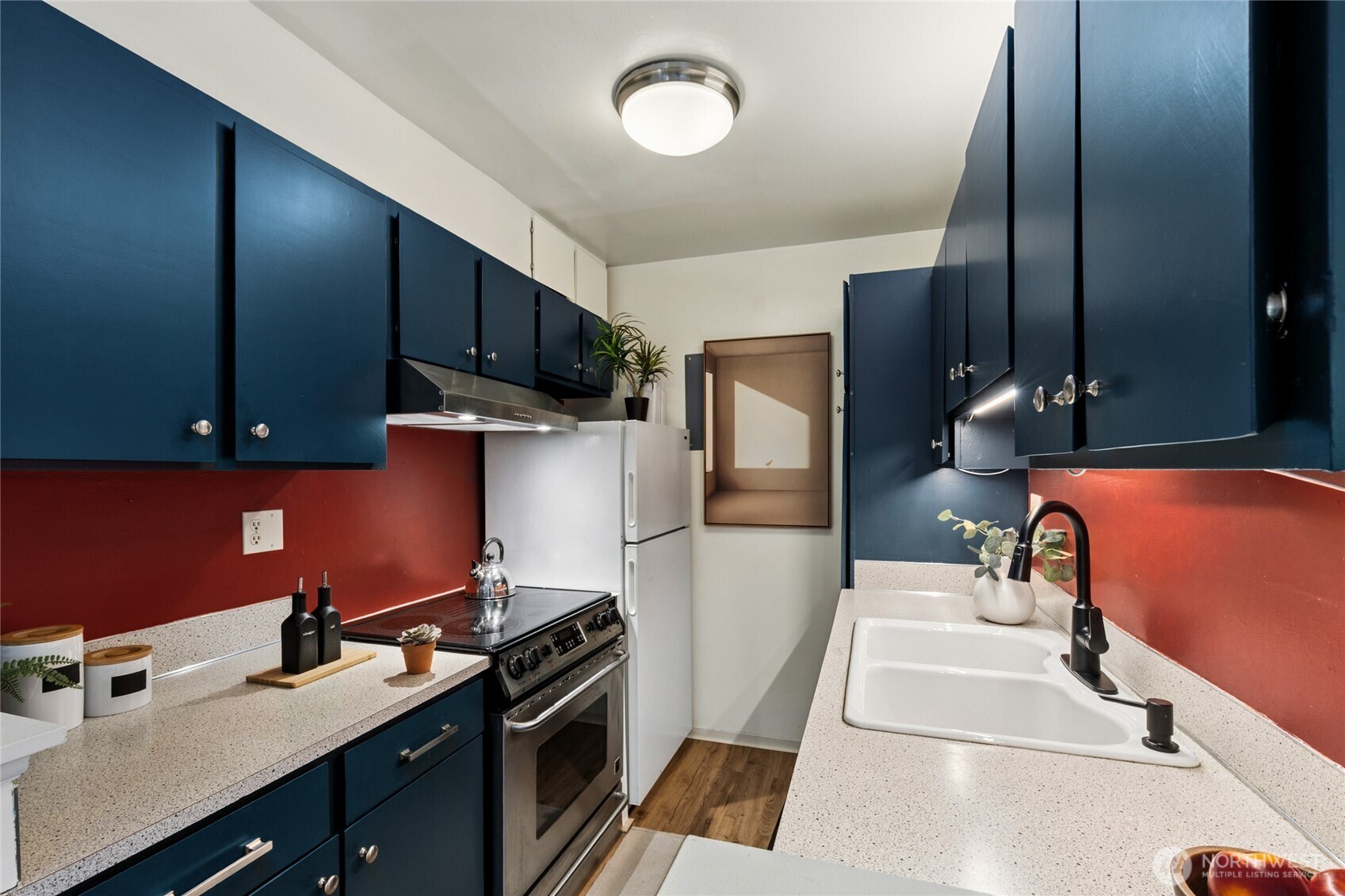 2111 East John Street, Unit 202 Seattle, WA 98112 - Photo 9 of 13