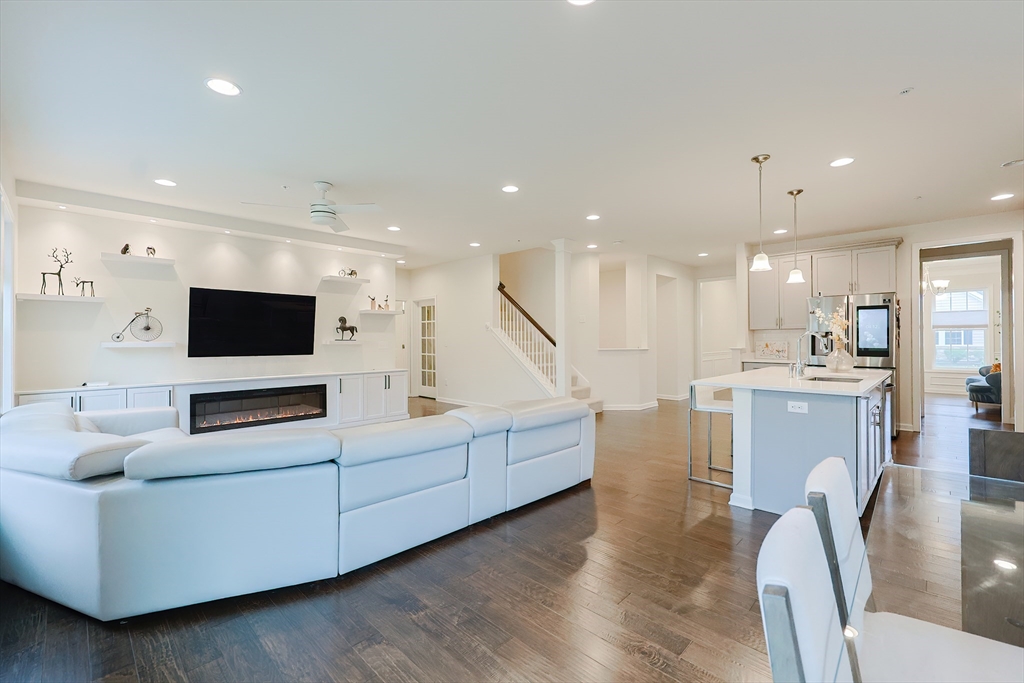 1 Walnut Way, Unit 1 Hopkinton, MA 01748 - Photo 15 of 42 Gallery Image 15