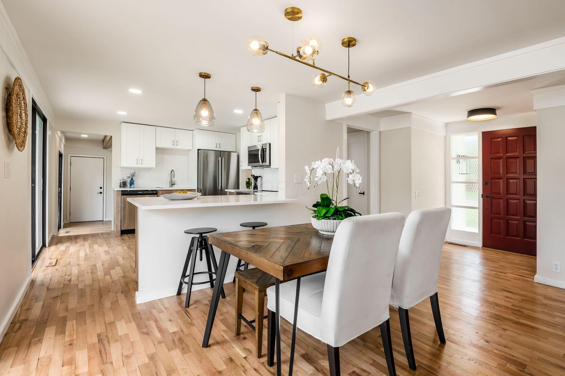 2228 McCoy Road Upper Arlington, OH 43220 - Photo 3 of 48 Dining Room & Kitchen
