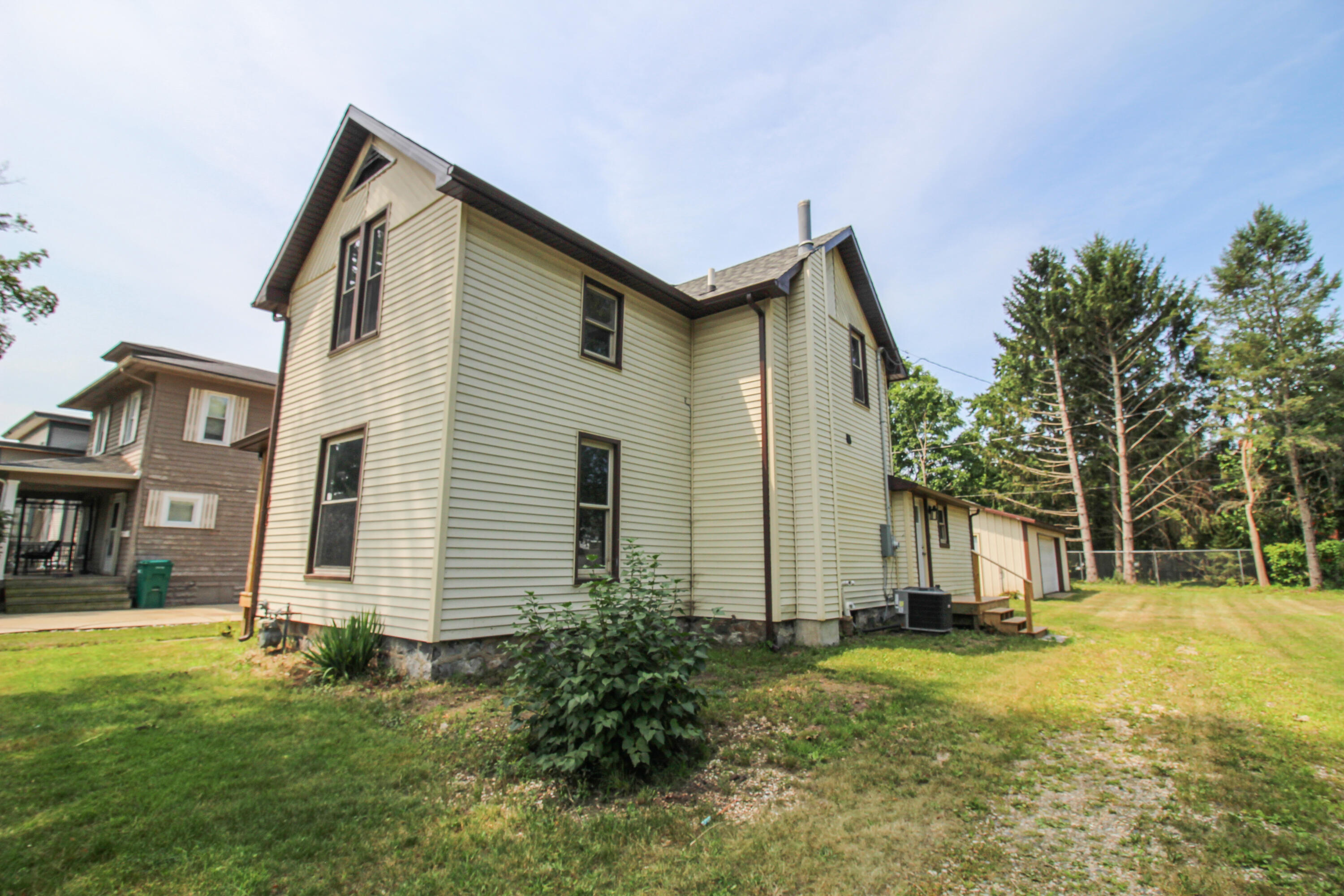 112 North Andrews Street Three Rivers, MI 49093 - Photo 2 of 35 Andrews-9