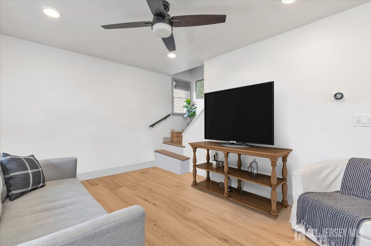 93 Inwood Avenue Colonia, NJ 07067 - Photo 3 of 32