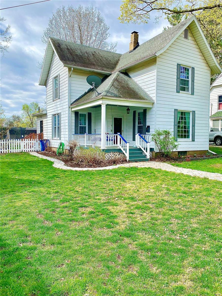 412 West Spring Street Greenville, IL 62246 - Photo 1 of 21 Gallery Image 1
