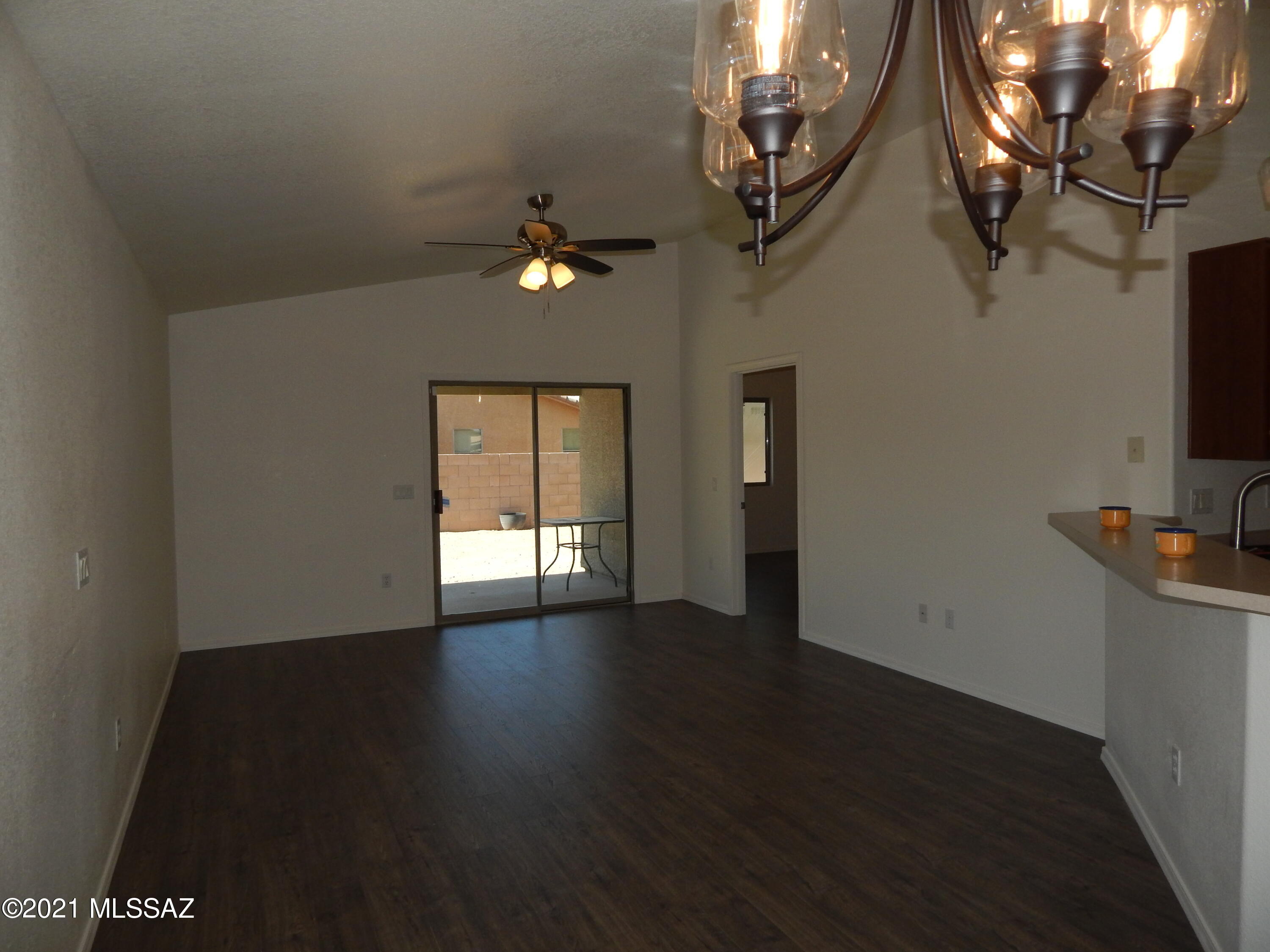 2340 West Golden Hills Road Tucson, AZ 85745 - Photo 5 of 45