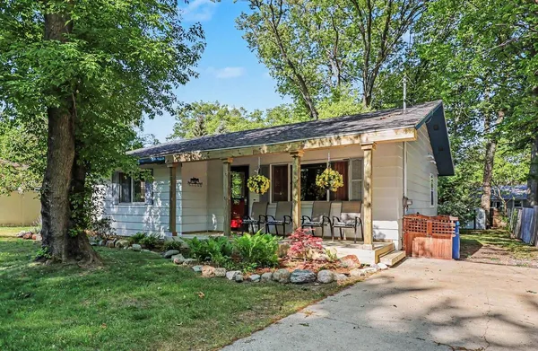 $299,900 | 21 North Clymer Street, Pentwater, MI 49449