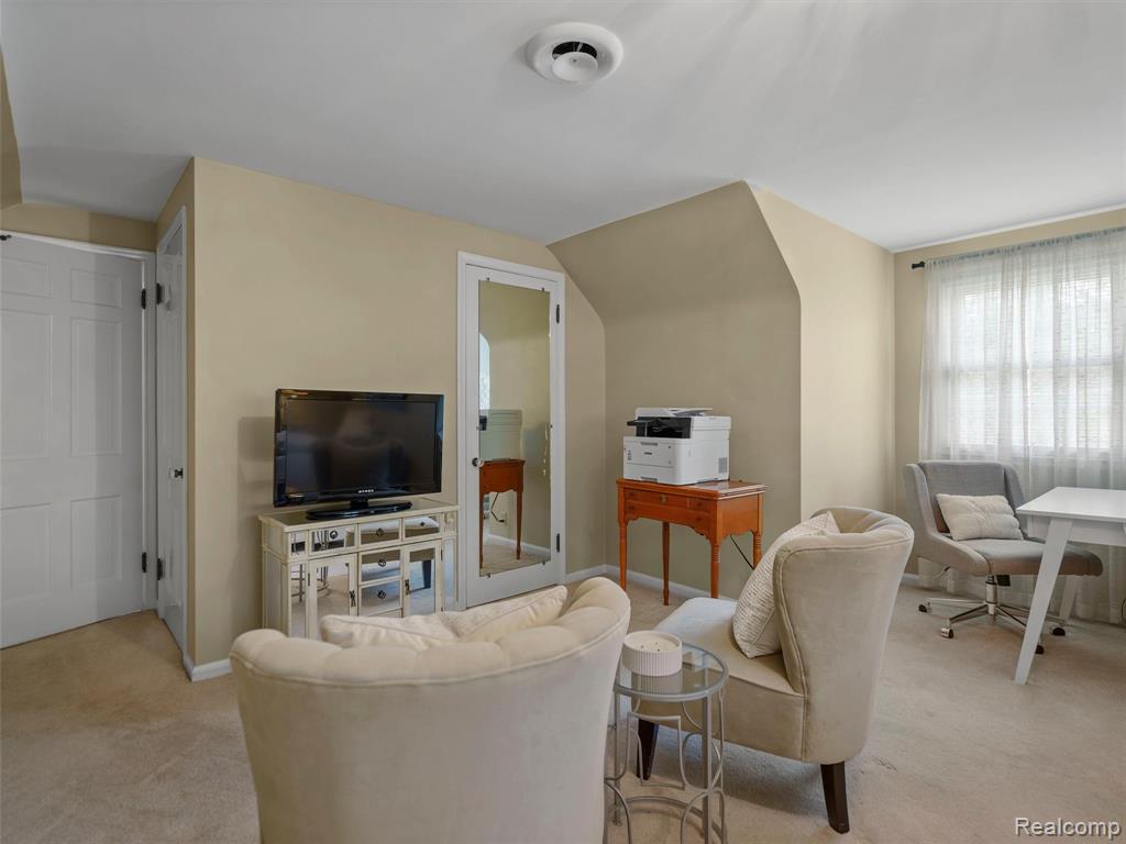 683 Lincoln Road Grosse Pointe, MI 48230 - Photo 30 of 54