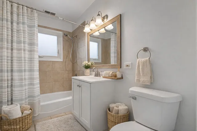 a view of a hallway with elevator