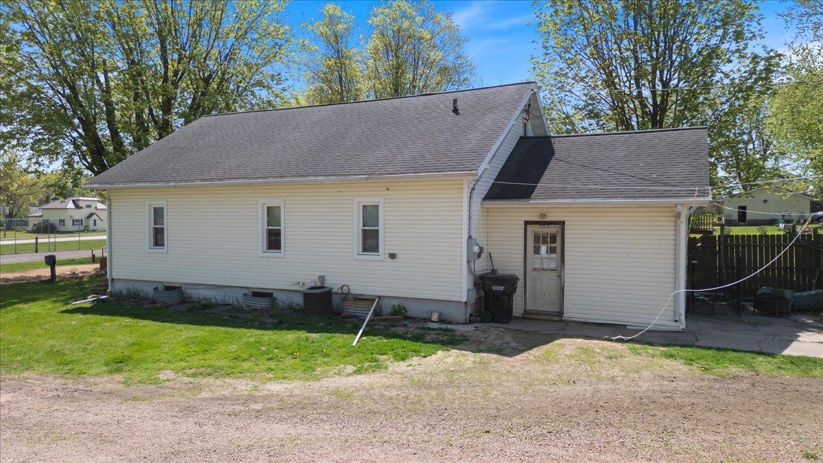151 South Madison Street Unity, WI 54488 - Photo 8 of 38