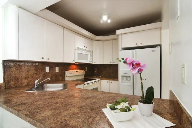 $164,700 | 16465 Northeast 22nd Avenue, Unit 116, North Miami Beach, FL 33160