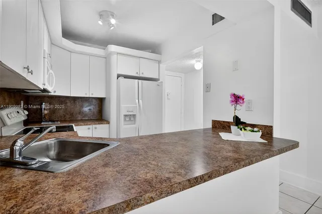 $164,700 | 16465 Northeast 22nd Avenue, Unit 116, North Miami Beach, FL 33160