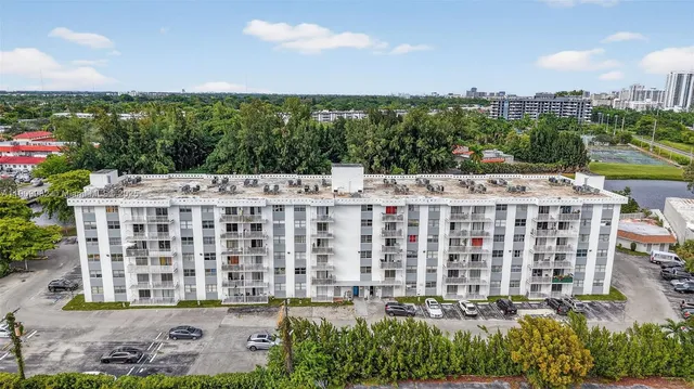 $164,700 | 16465 Northeast 22nd Avenue, Unit 116, North Miami Beach, FL 33160