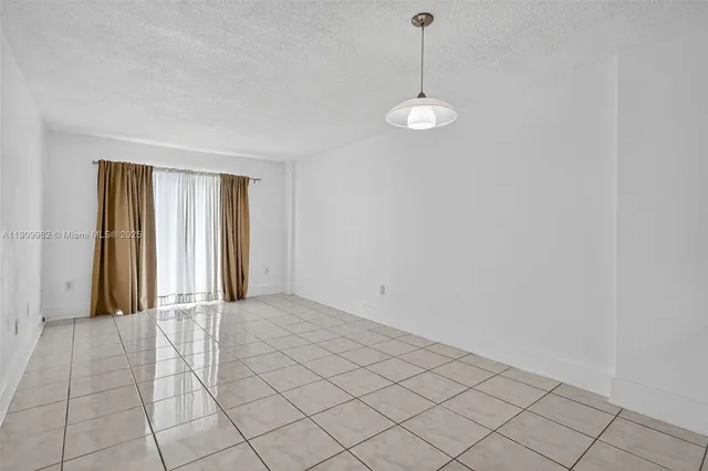 $164,700 | 16465 Northeast 22nd Avenue, Unit 116, North Miami Beach, FL 33160