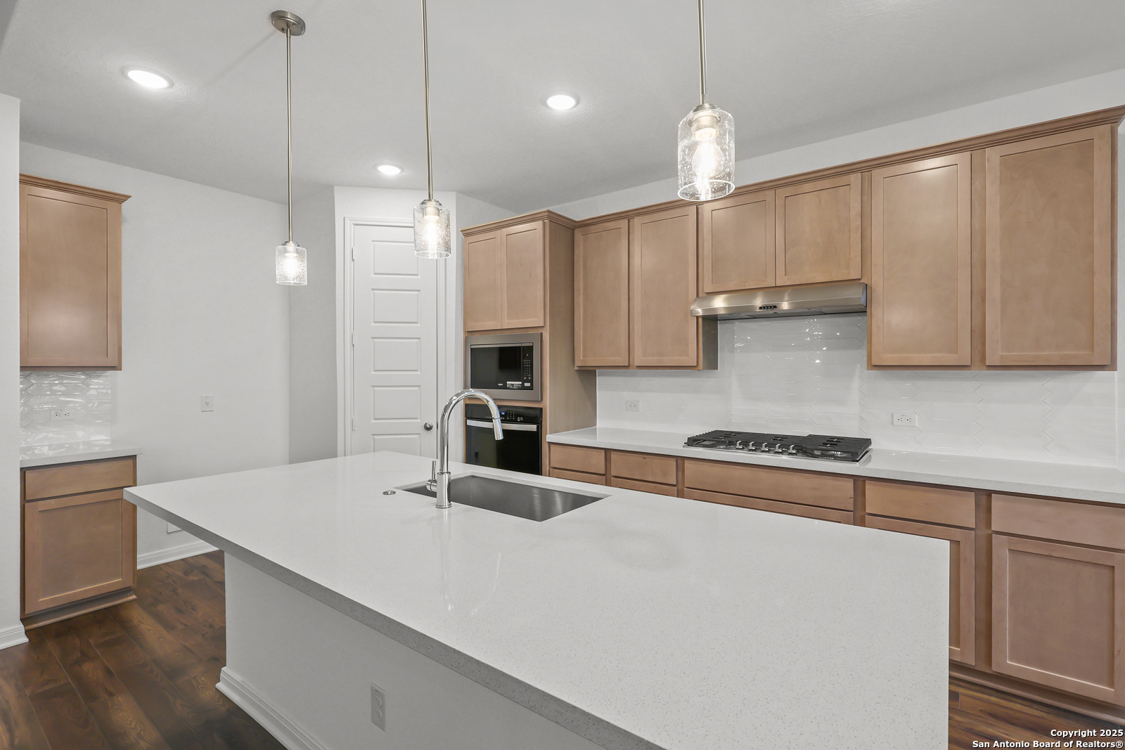409 Foxtail Canyon Cibolo, TX 78108 - Photo 8 of 34