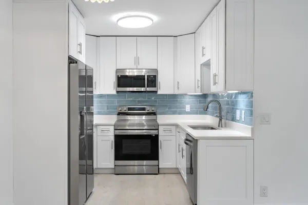$694,500 | 315 Venetian Drive, Unit 4, Delray Beach, FL 33483