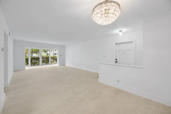 $694,500 | 315 Venetian Drive, Unit 4, Delray Beach, FL 33483