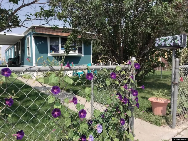 $100,000 | 728 South 3rd Street, Worland, WY 82401