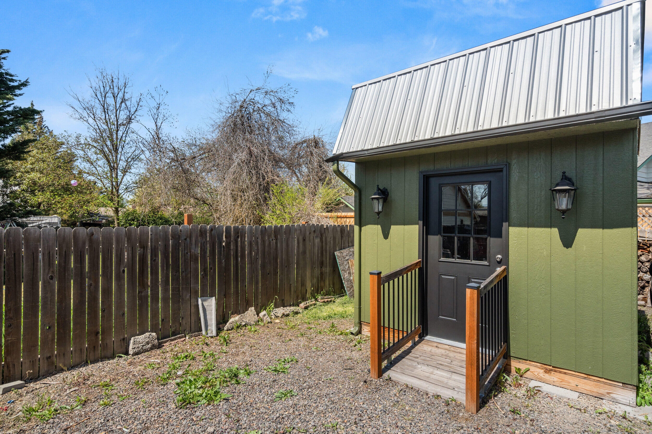 633 Libby Street Central Point, OR 97502 - Photo 18 of 20 Shed