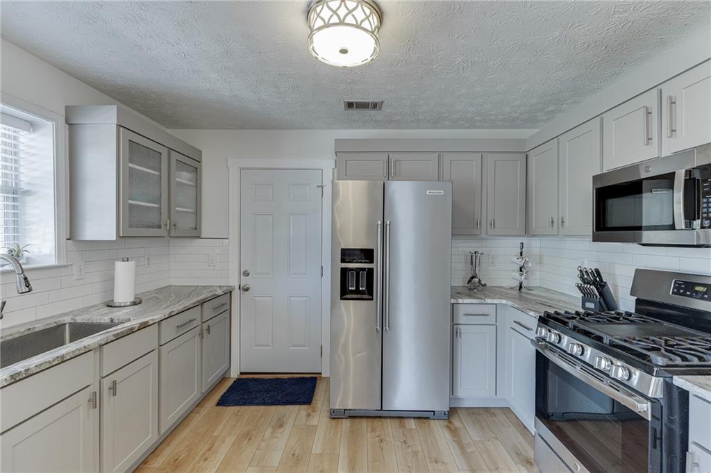 333 Twin Point Way Suwanee, GA 30024 - Photo 18 of 53