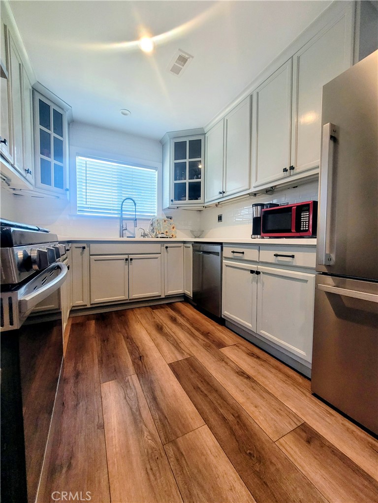 14357 Reis Street Whittier, CA 90604 - Photo 4 of 31 Kitchen PICTURE 2